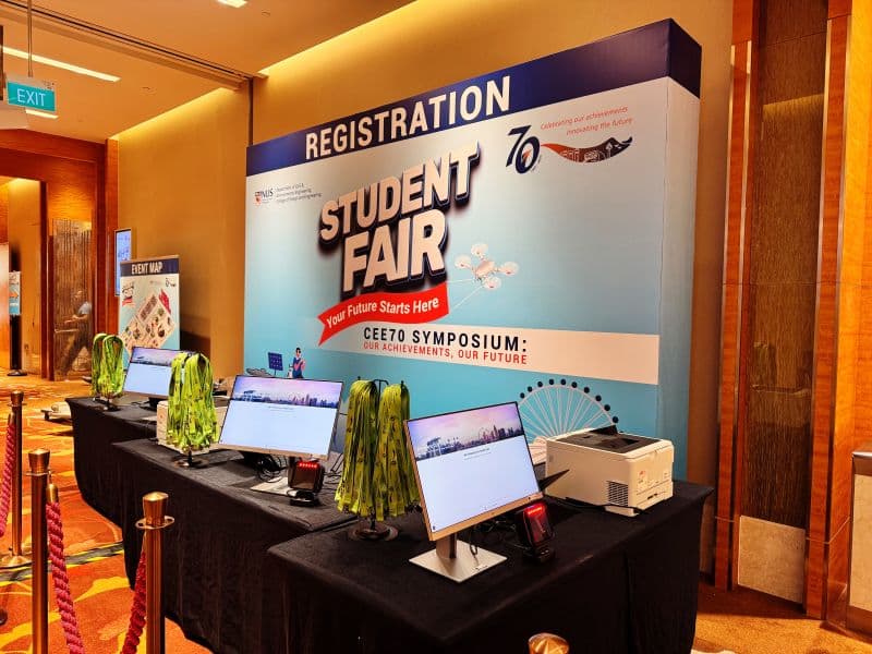 Registration & Badge Printing Counter